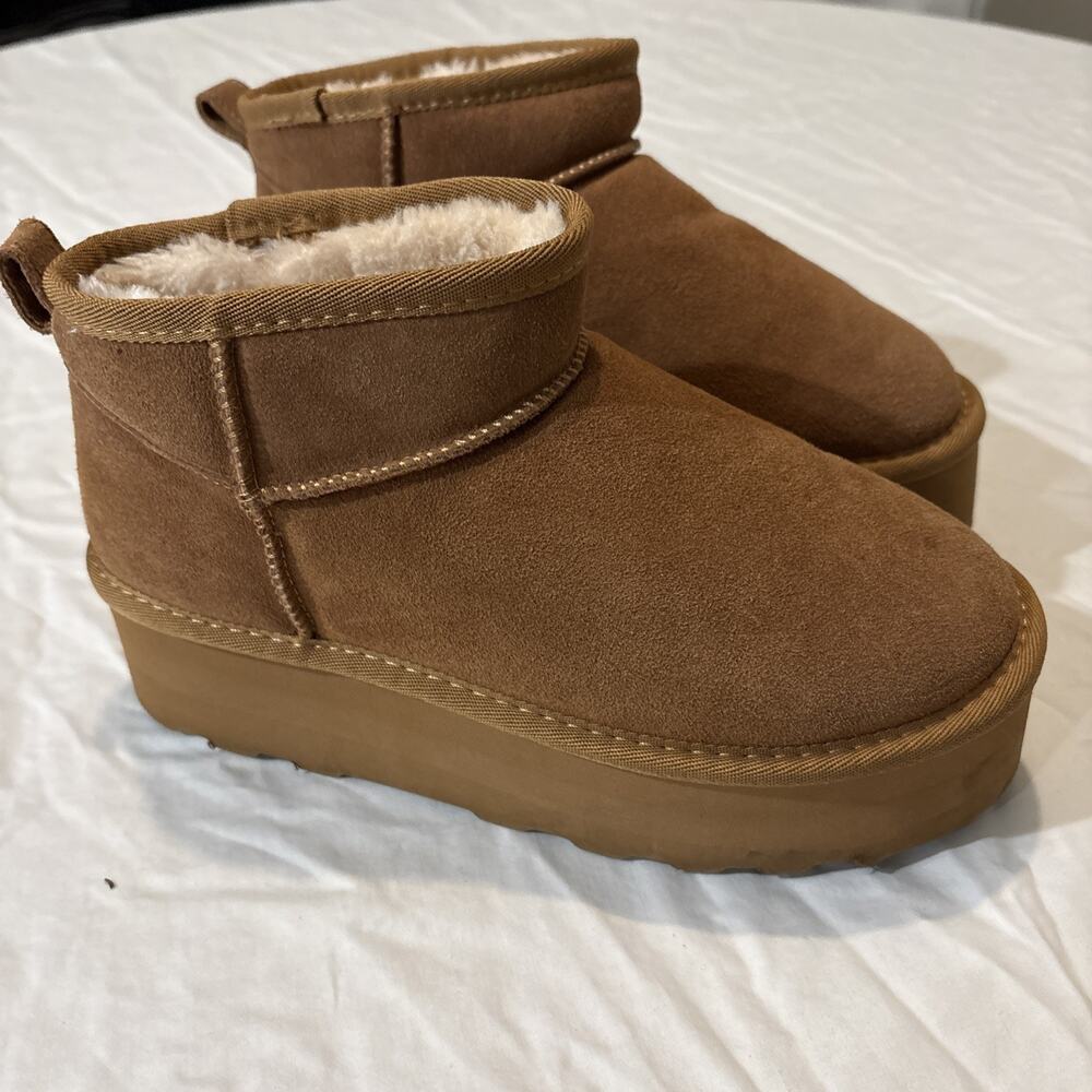 CUSHIONAIRE Women's Suede Platform Ankle Snow Boots US 6.5 M, Pull-On